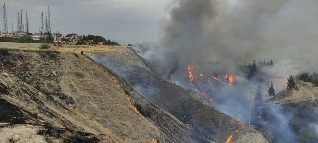 Pamukkale orman yangını! Hem havadan hem de karadan müdahale ediliyor - Resim: 10